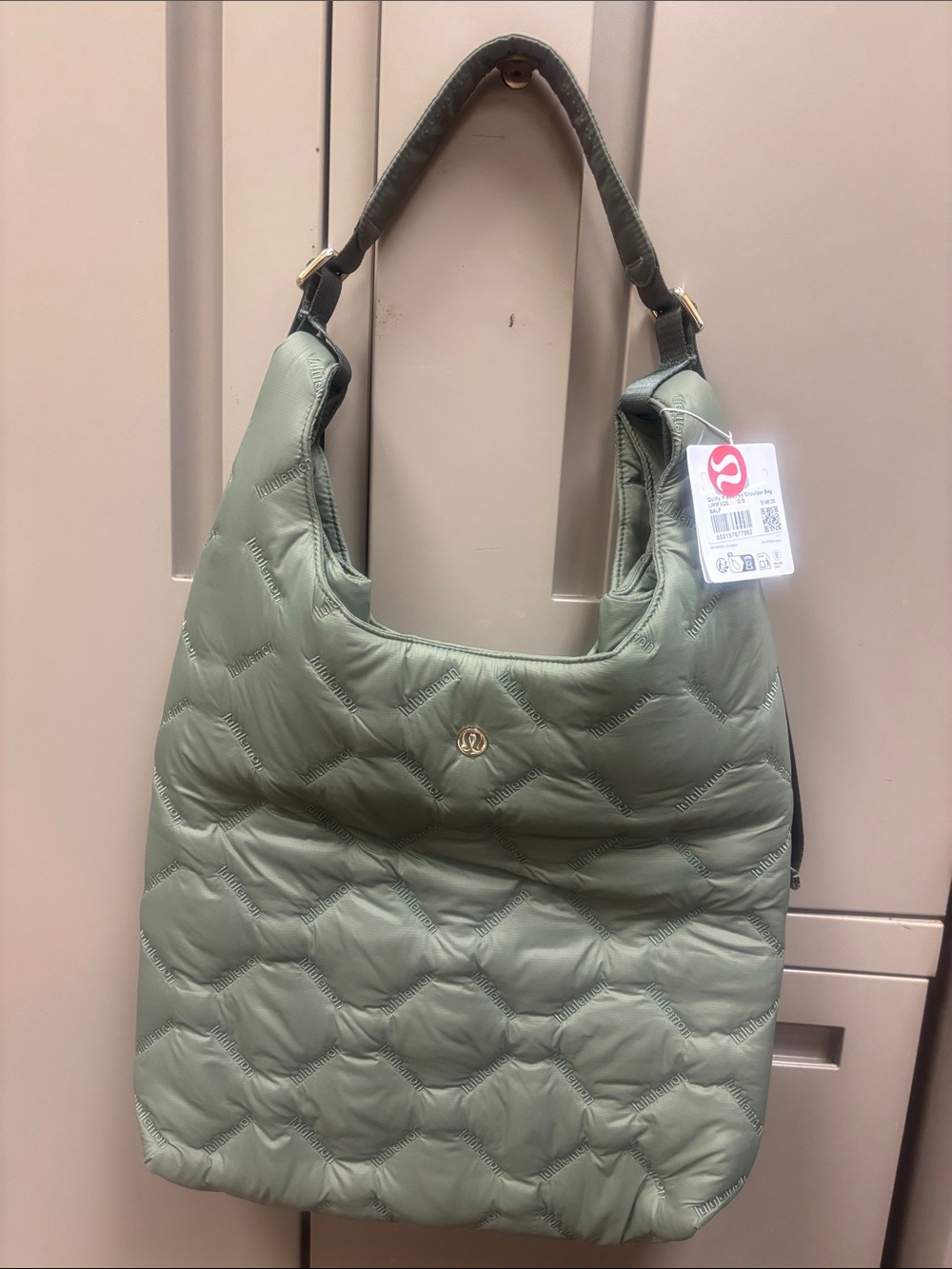 Lululemon quilty pleasures shoulder bag 14L